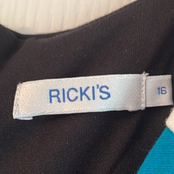 Very flattering dress. Teal, black and white fully lined. - Picture 2 of 8